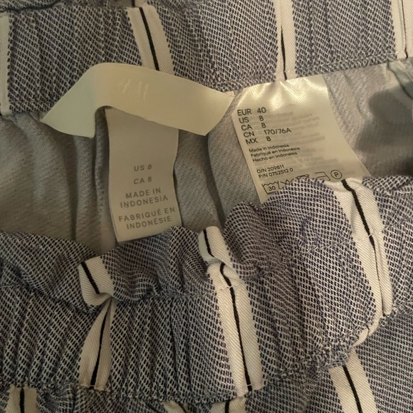 Blue and white striped, tie waist pants. Flowy and perfect for summer - Picture 3 of 3